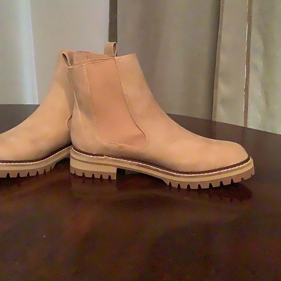 New tan ankle boots - Picture 4 of 7